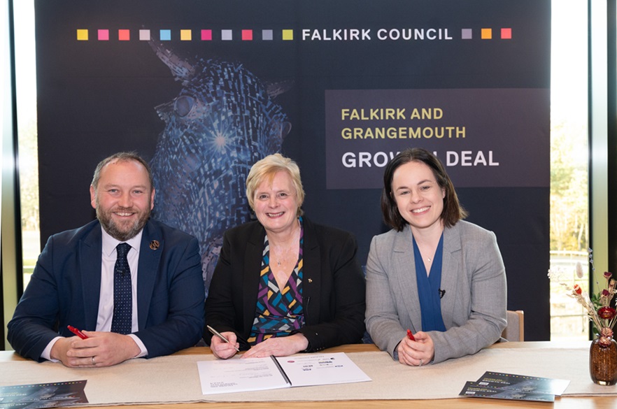 Rt Hon Ian Murray MP Secretary of State for Scotland and Kate Forbes, Deputy First Minister, and Councillor Cecil Meiklejohn, Leader of Falkirk Council signing of the Deal.